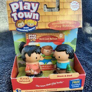 Play Town Wooden Figure Play System Mom & Dad NIP!!